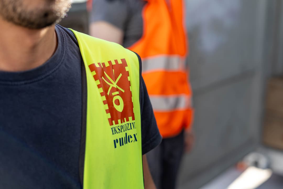 Radnik u prsluku Eksplozivi Rudex